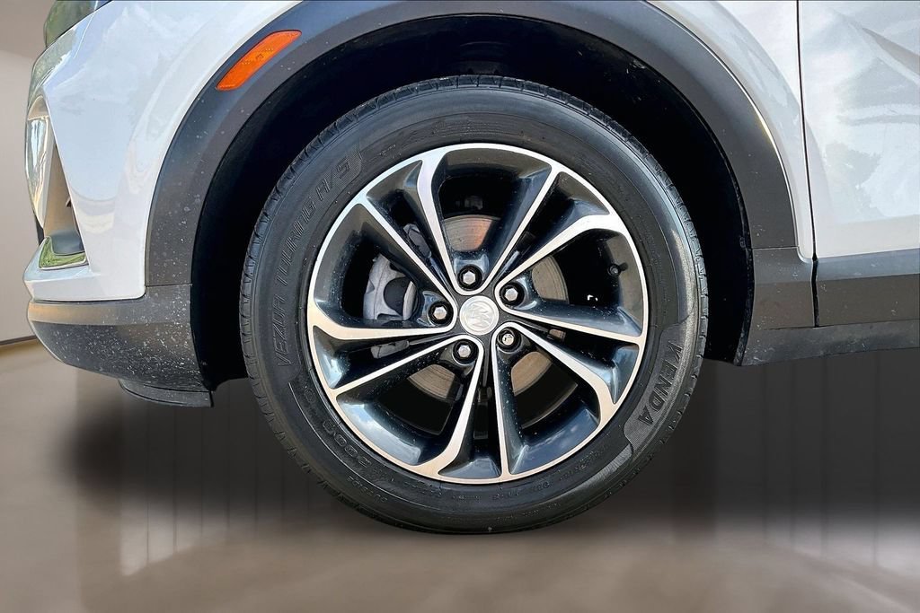 Used 2021 SUMMIT WHITE Buick Essence image 8