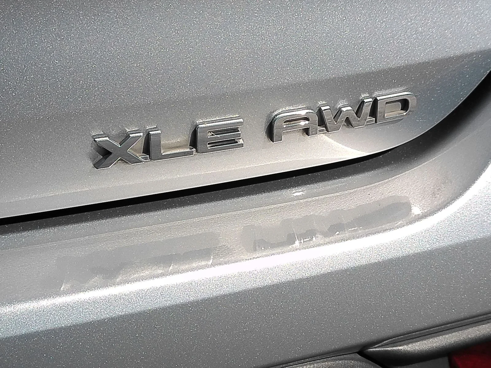 Used 2020 Silver Toyota XLE image 33