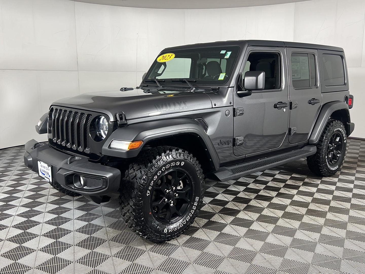 Used 2023 Granite Crystal Metallic Clearcoat Jeep Willys image 5
