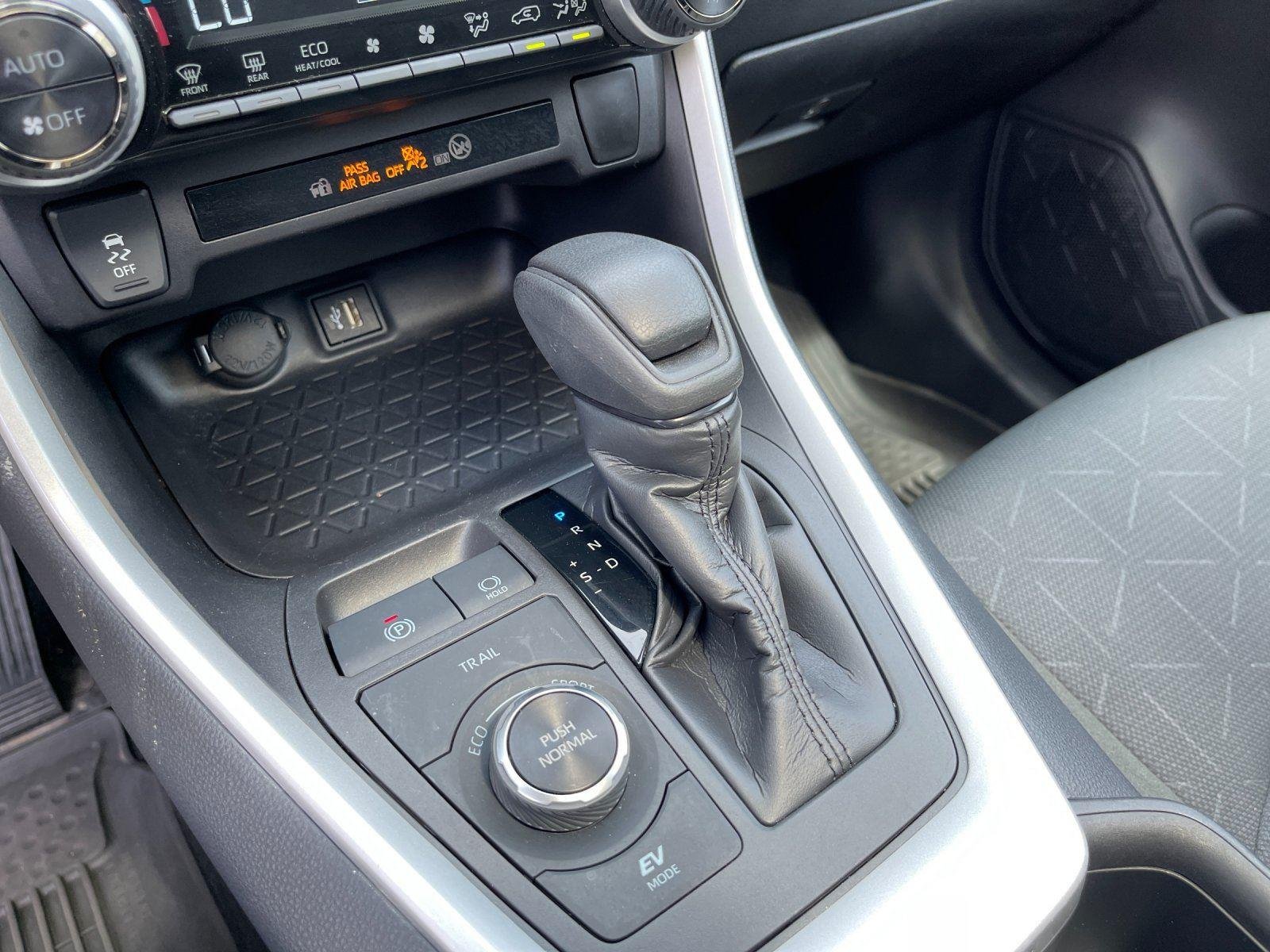 Used 2024 Magnetic Gray Metallic Toyota XLE image 28