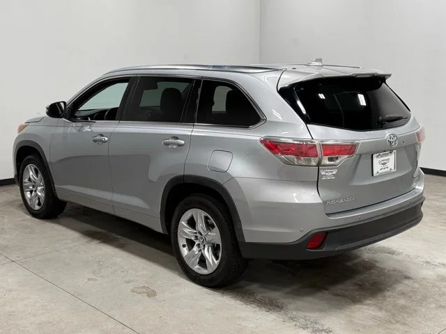 Used 2016 Silver Toyota Limited Platinum V6 image 9