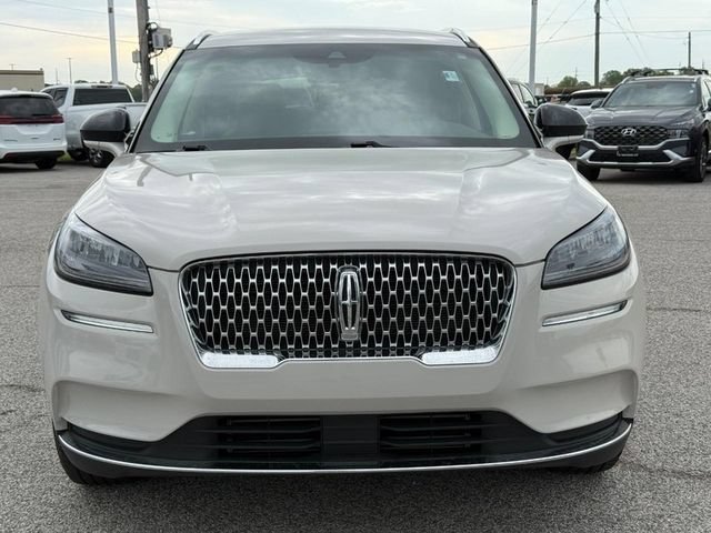 Used 2022 White Lincoln Standard image 9