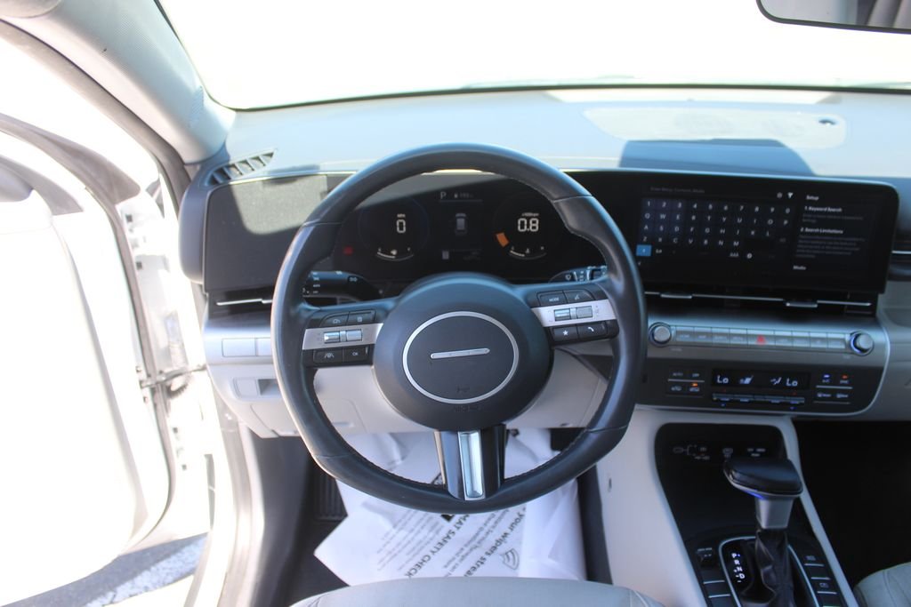 Used 2024 White Hyundai SEL image 16