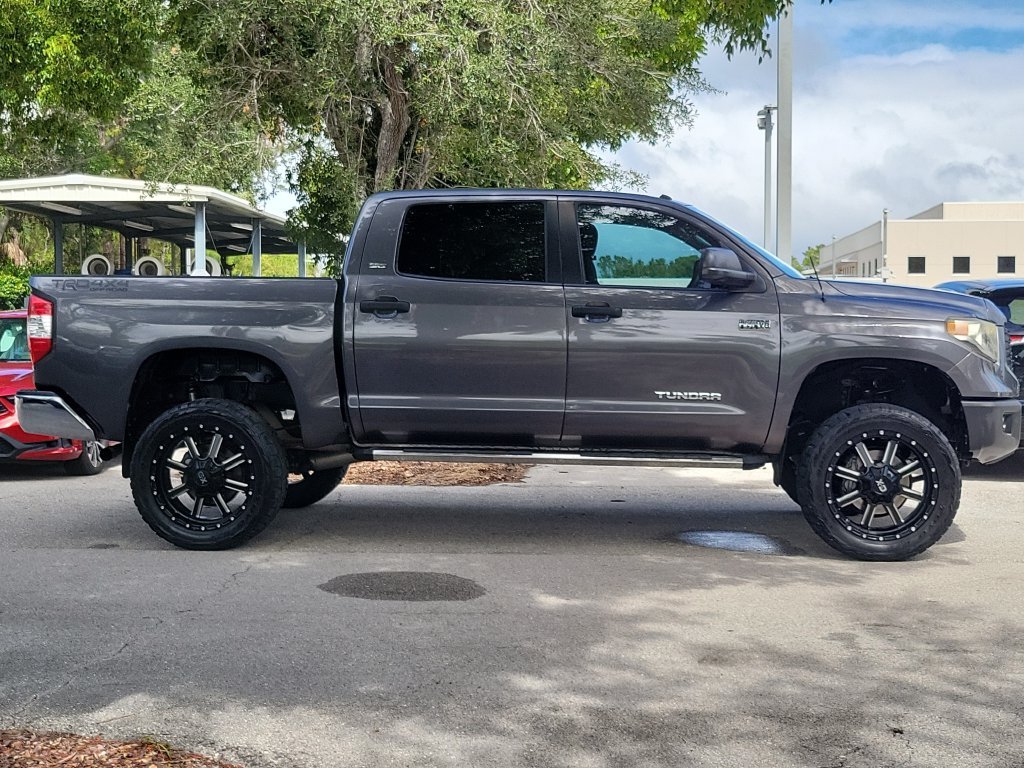 Used 2019 Gray Toyota SR5 image 26