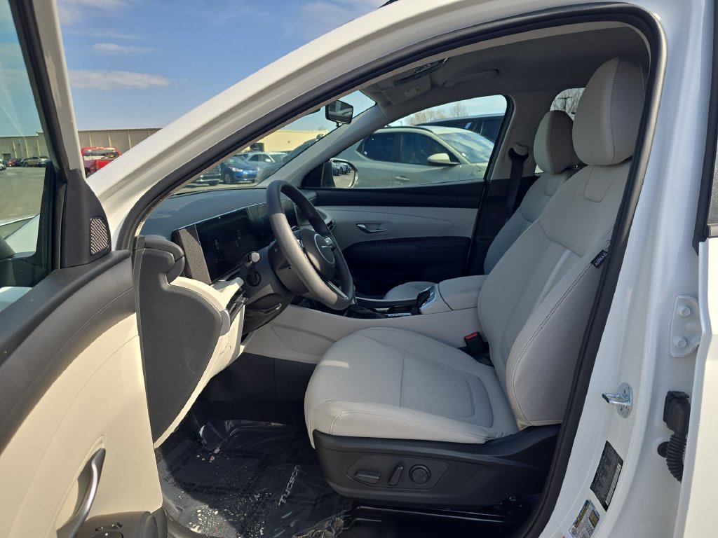 New 2026 White Hyundai SEL AWD image 11