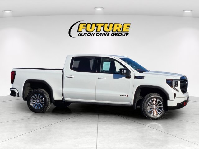 Used 2023 White GMC AT4 image 3