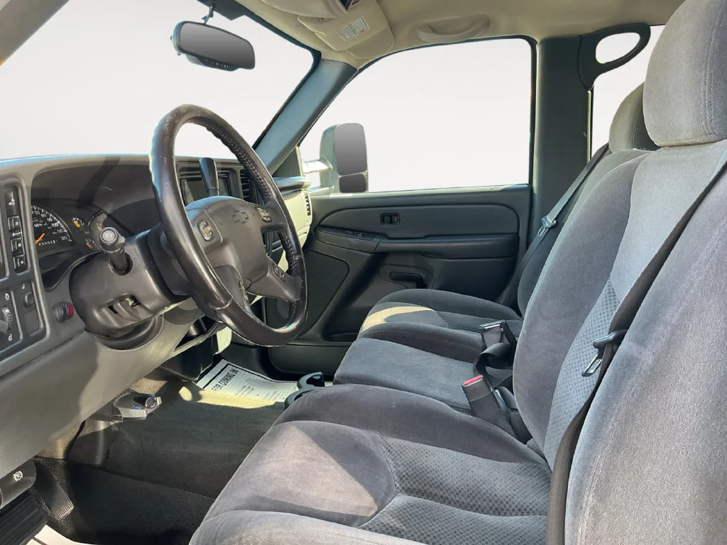 Used 2007 Silver Birch Metallic Chevrolet LT1 image 16