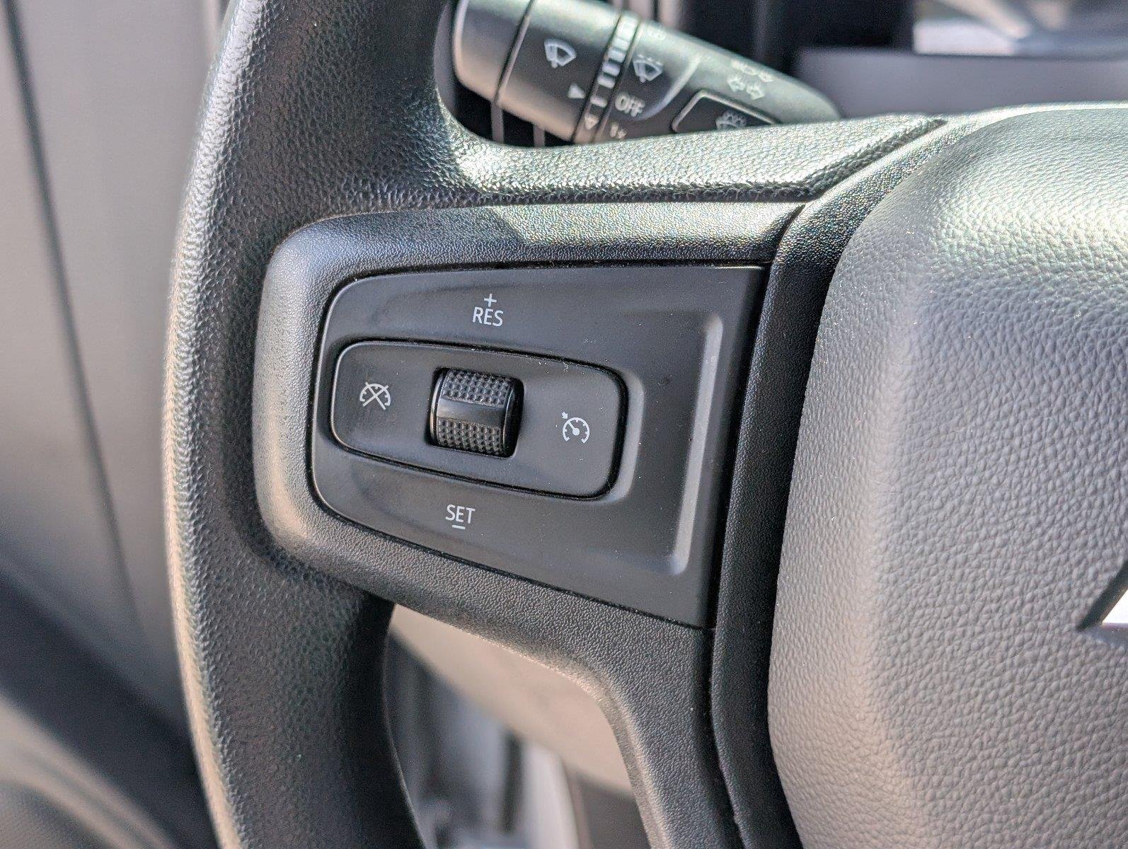 Used 2022 SILVER ICE METALLIC Chevrolet Custom image 26