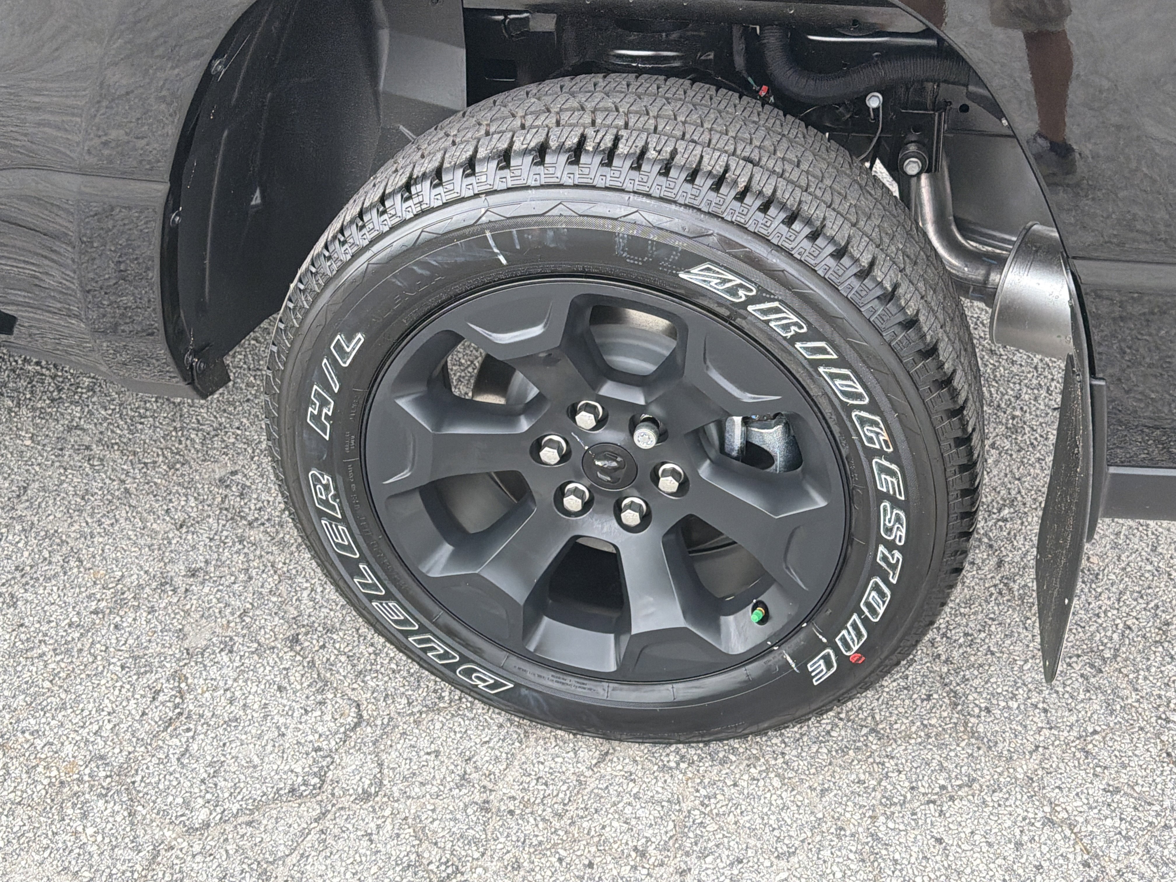 New 2026 Diamond Black Crystal Pearl-Coat Exterior Paint RAM Express image 20