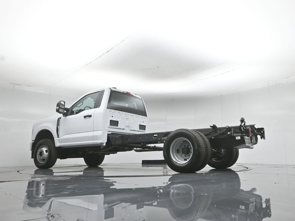 New 2026 Oxford White Ford XL image 44