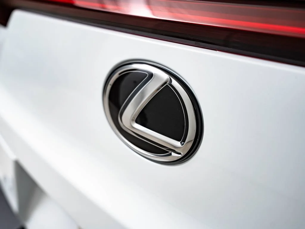 New 2026 Obsidian Roof Lexus 300h F SPORT Design image 18