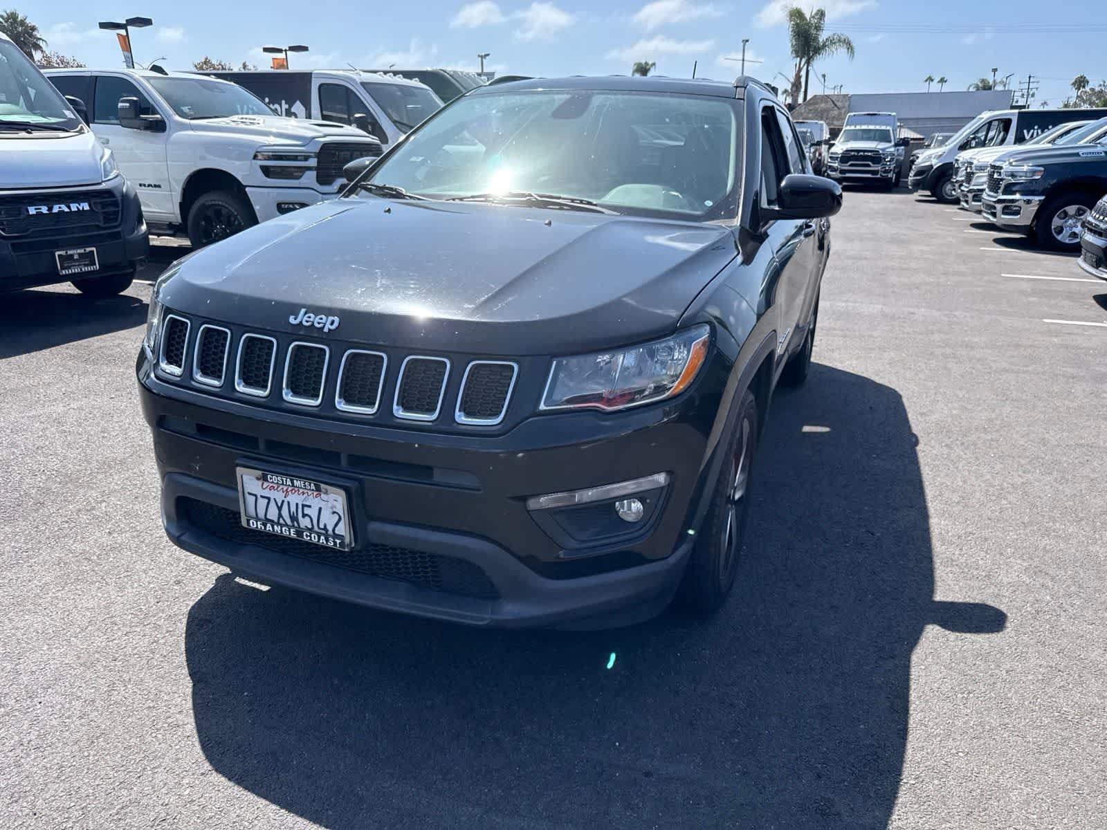 Used 2017 Diamond Black Crystal Pearlcoat Jeep Latitude image 2