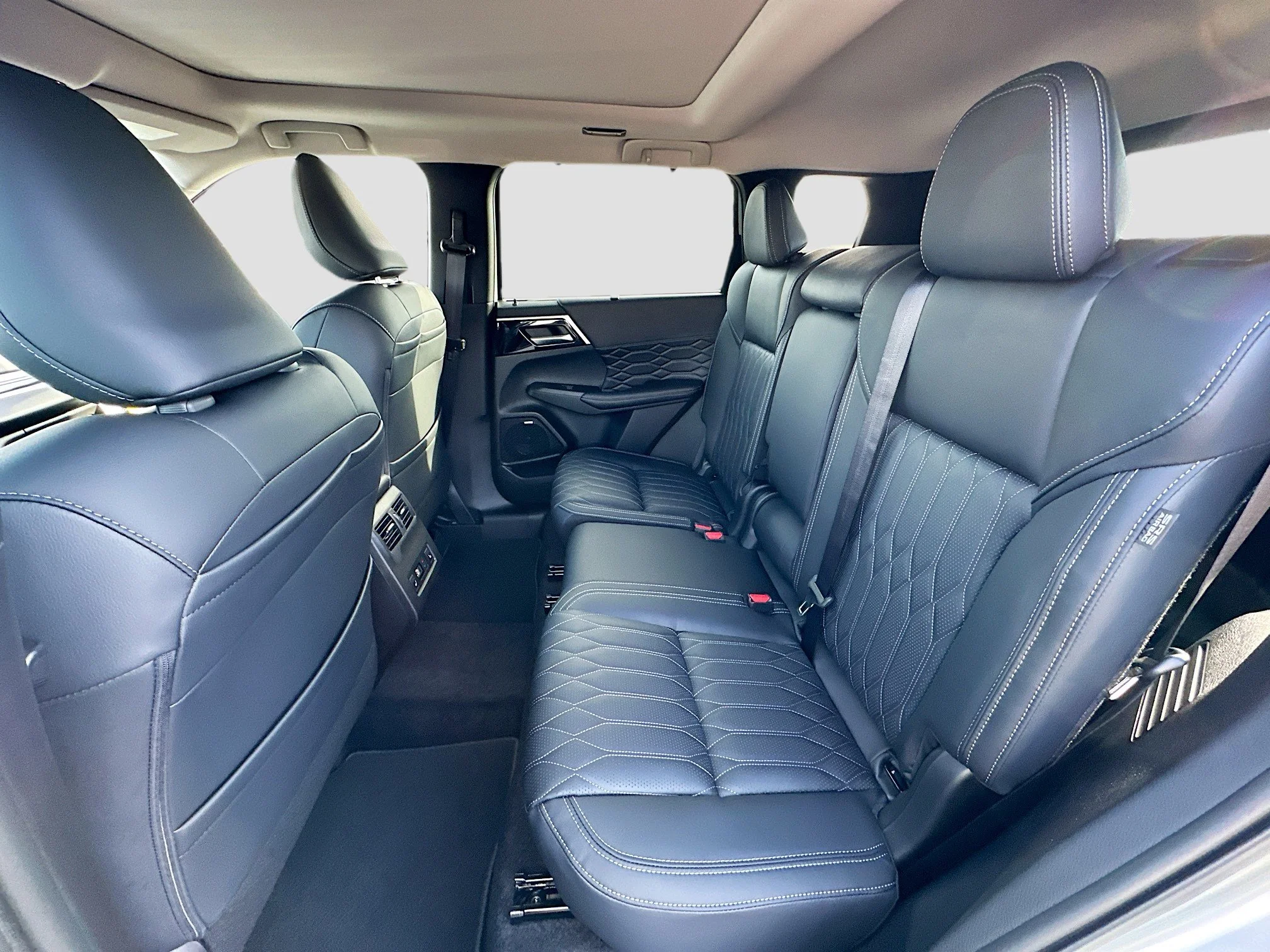 2026 Mitsubishi Outlander SEL - Photo 17
