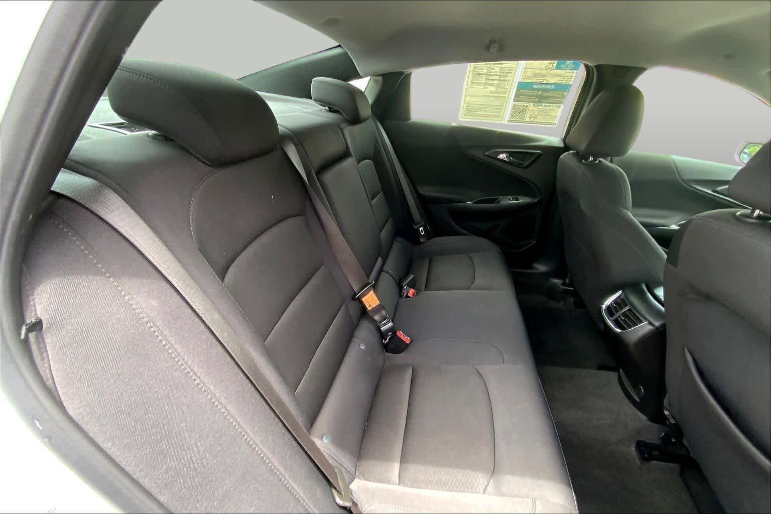 Used 2024 Summit White Chevrolet LT image 19