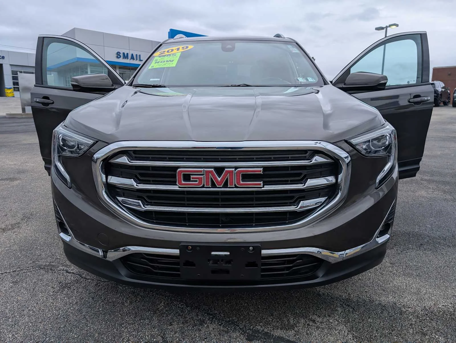 Used 2019 Smokey Quartz Metallic GMC SLT image 16
