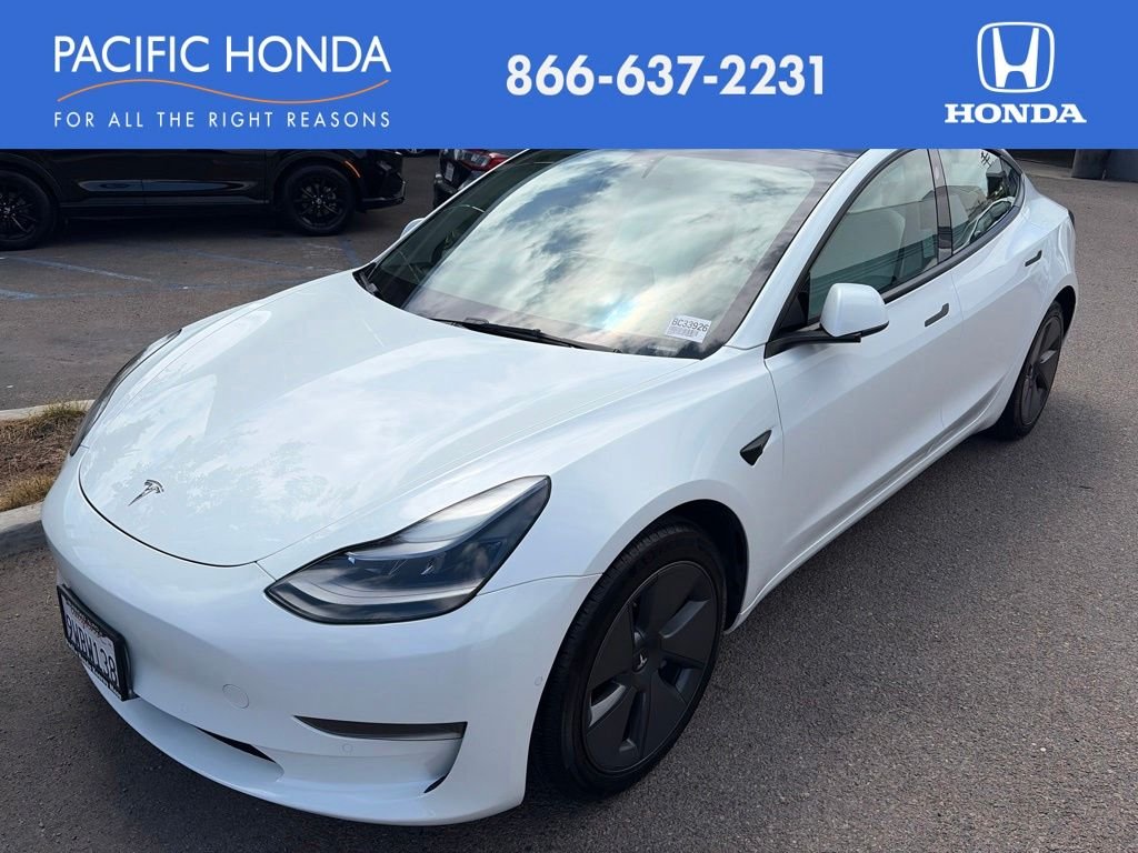 2022 Tesla Model 3 Standard Range Plus's photo