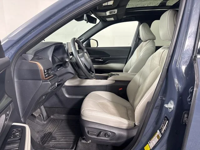 Used 2024 Cloud Toyota MAX Platinum image 11