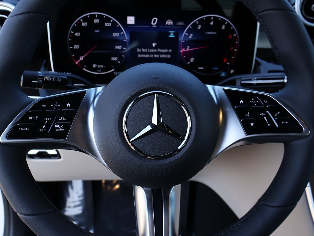 Used 2026 MANUFAKTUR Moonlight White Metallic Mercedes-Benz GLC 300 image 32