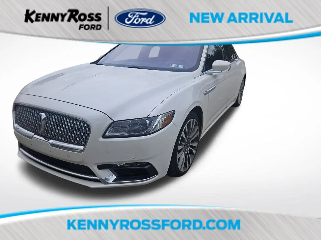 Used 2019 White Lincoln Reserve image 1