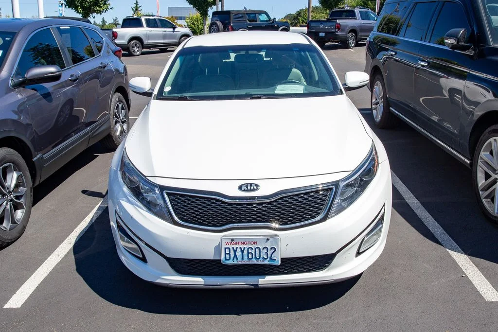 Used 2015 Snow White Pearl Kia EX image 2