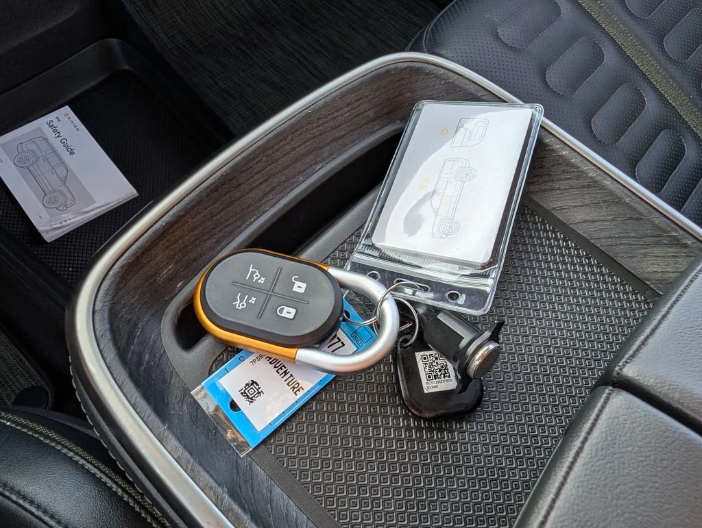 2024 Rivian R1S Adventure - Photo 28