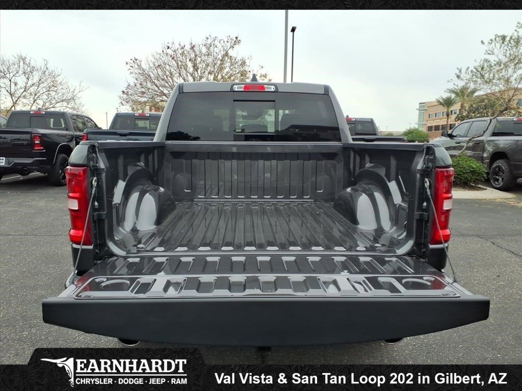 New 2026 Granite Crystal Metallic Clear-Coat Exterior Paint RAM Laramie image 5