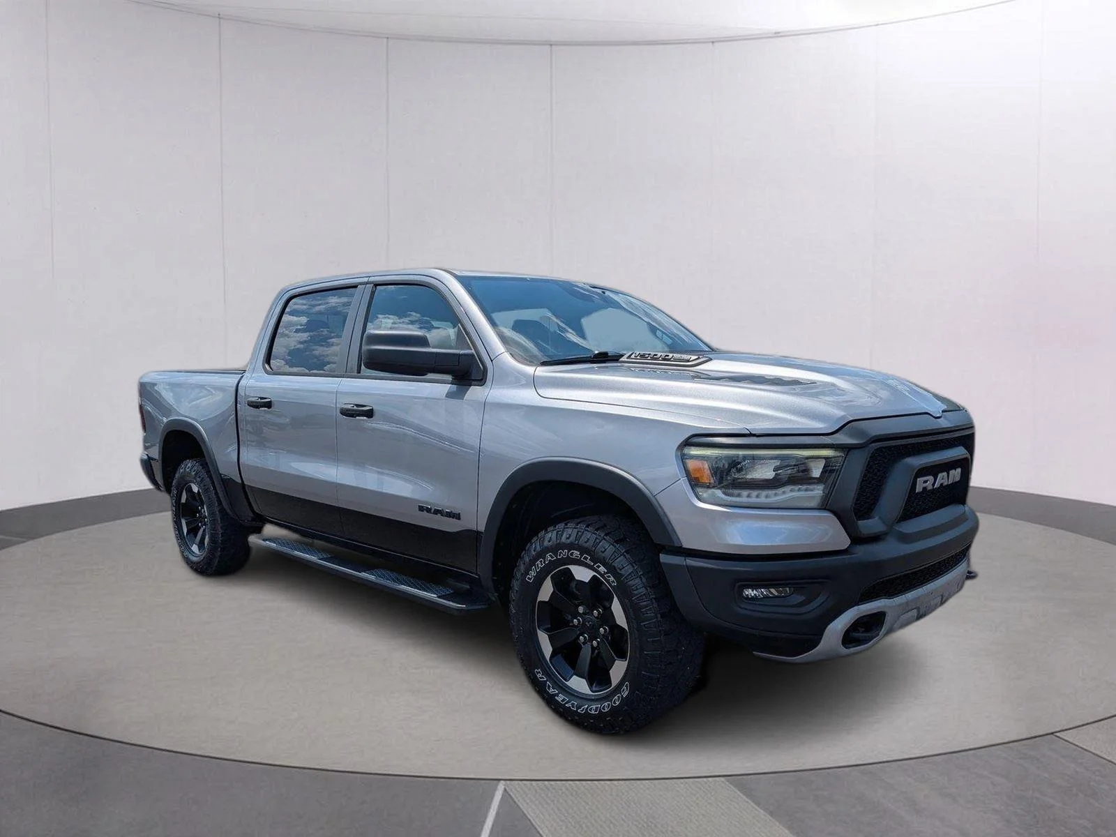 Used 2022 Billet Silver Metallic Clearcoat Ram Rebel image 7