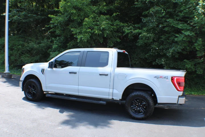 Used 2023  Ford  image 3
