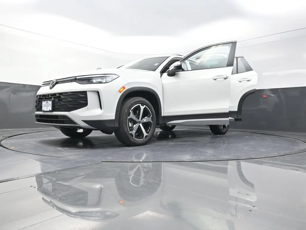 2026 Volkswagen Tiguan SE - Photo 32