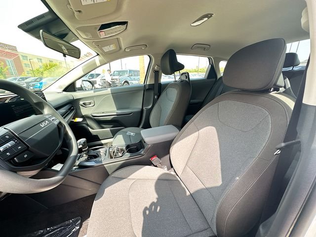 New 2026 Snow White Pearl Kia LXS image 20