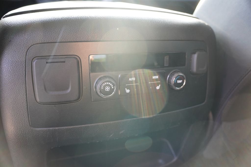 Used 2019 Summit White Chevrolet LT image 4