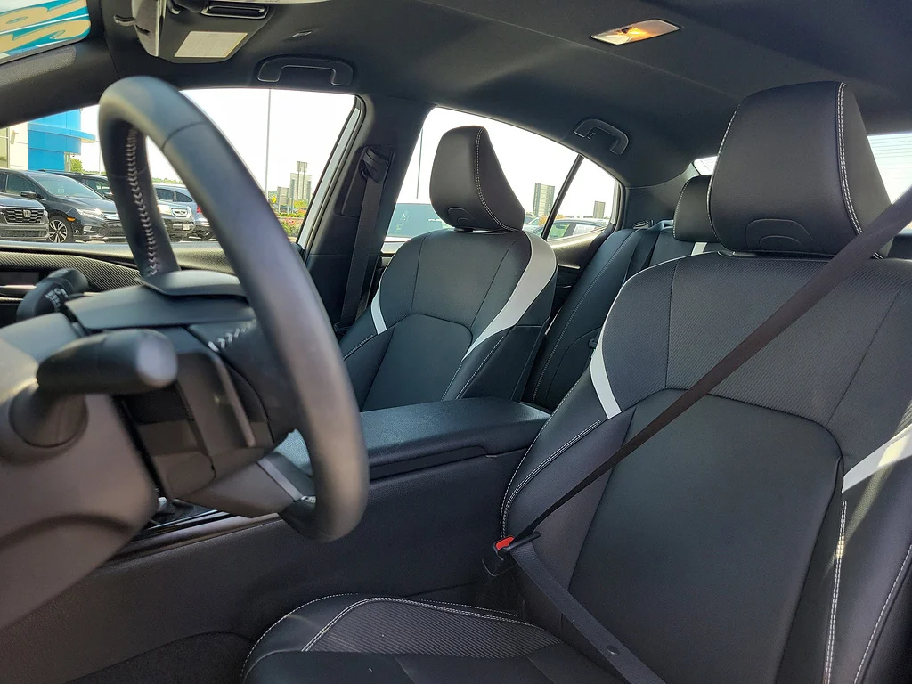 Used 2026 Ice Cap Toyota SE image 14