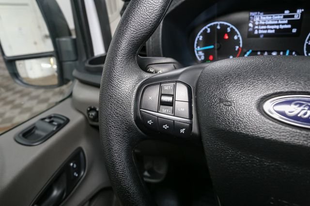 Used 2025  Ford Base image 23