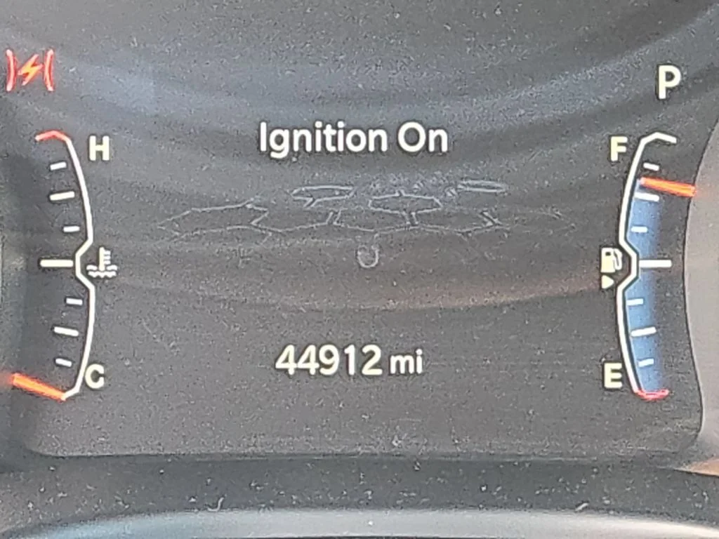 Used 2025 Silver Jeep Limited image 34