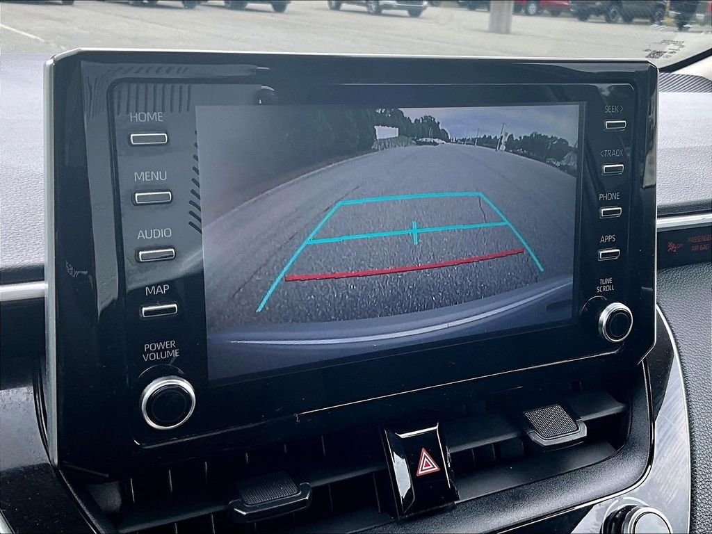 Used 2020 Silver Toyota LE image 19
