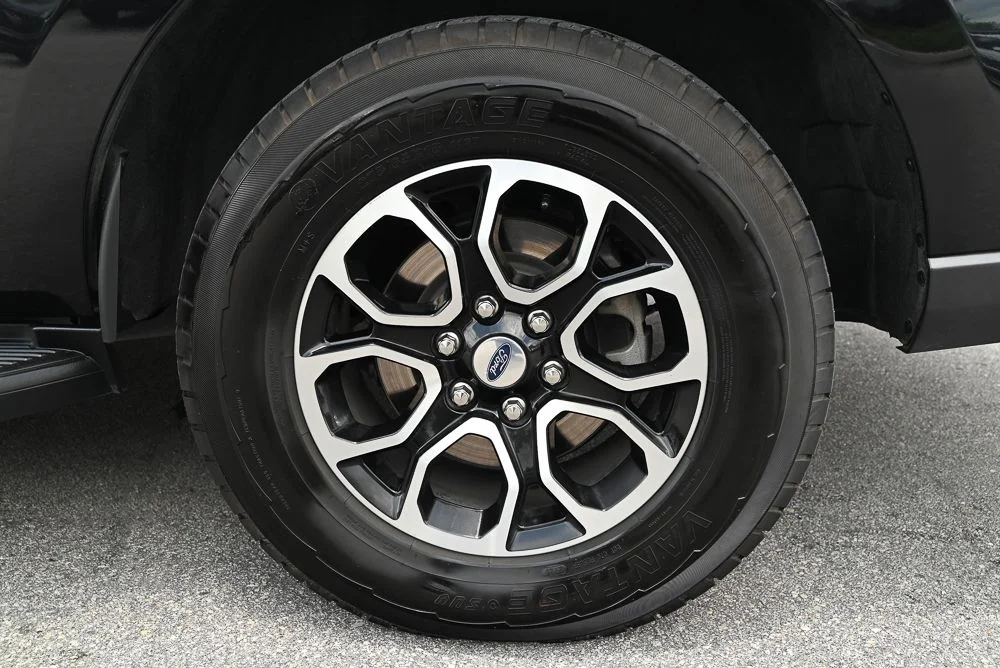 Used 2024 Black Ford XLT image 6