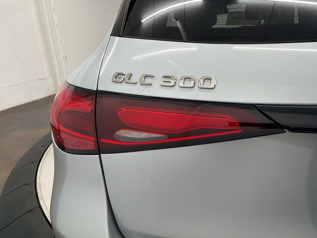 New 2027 Silver Mercedes-Benz GLC 300 image 11