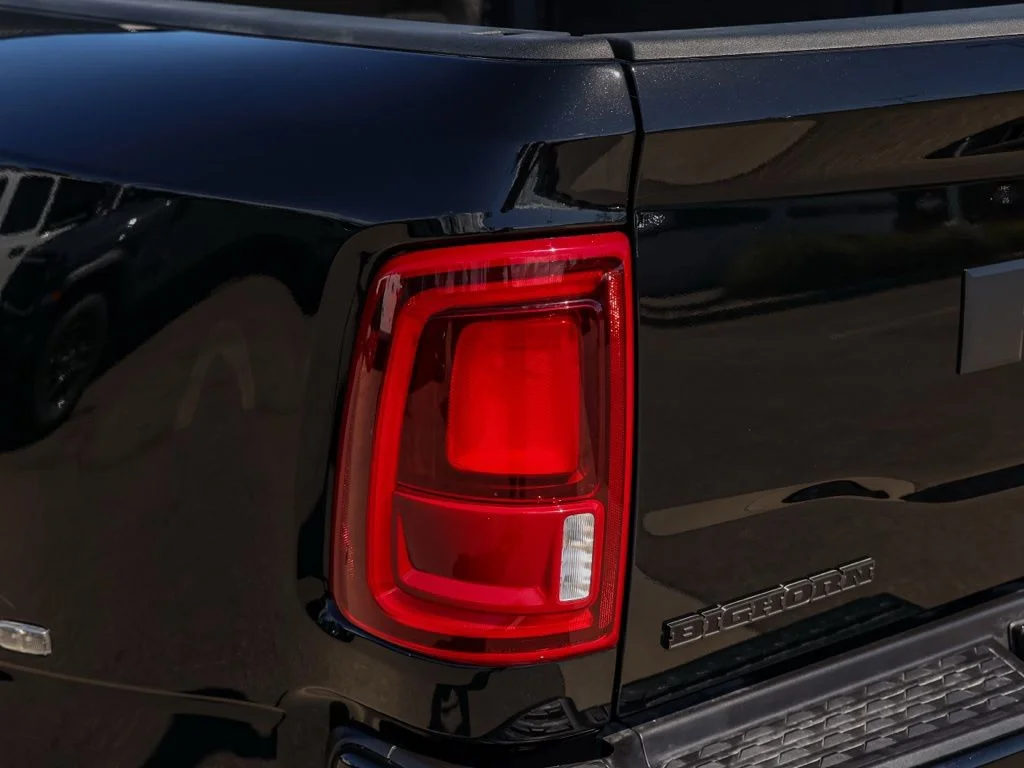 New 2026 Diamond Black Crystal Pearl-Coat Exterior Paint RAM Big Horn Night Edition image 6