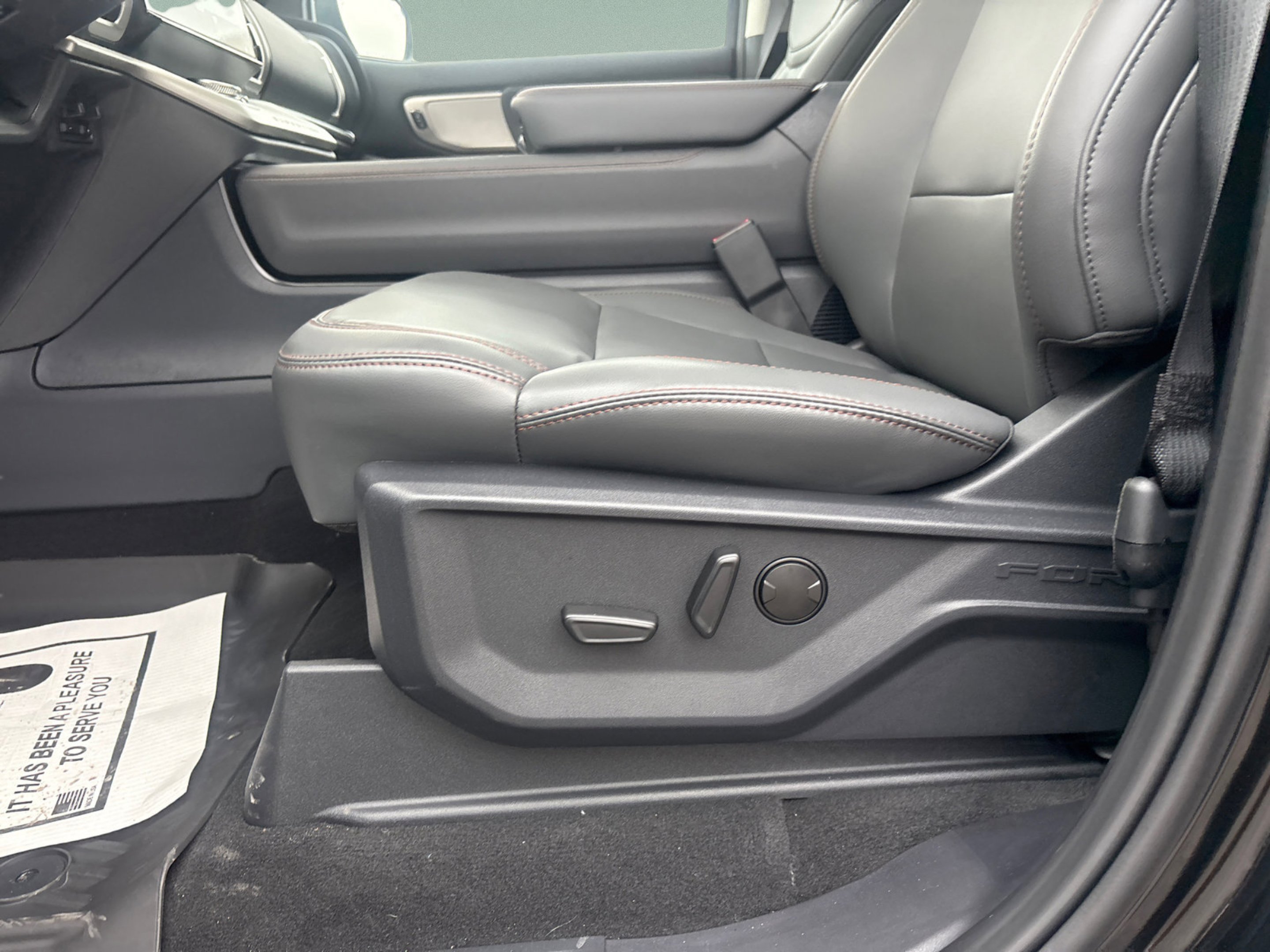 2025 Ford Expedition Active - Photo 17