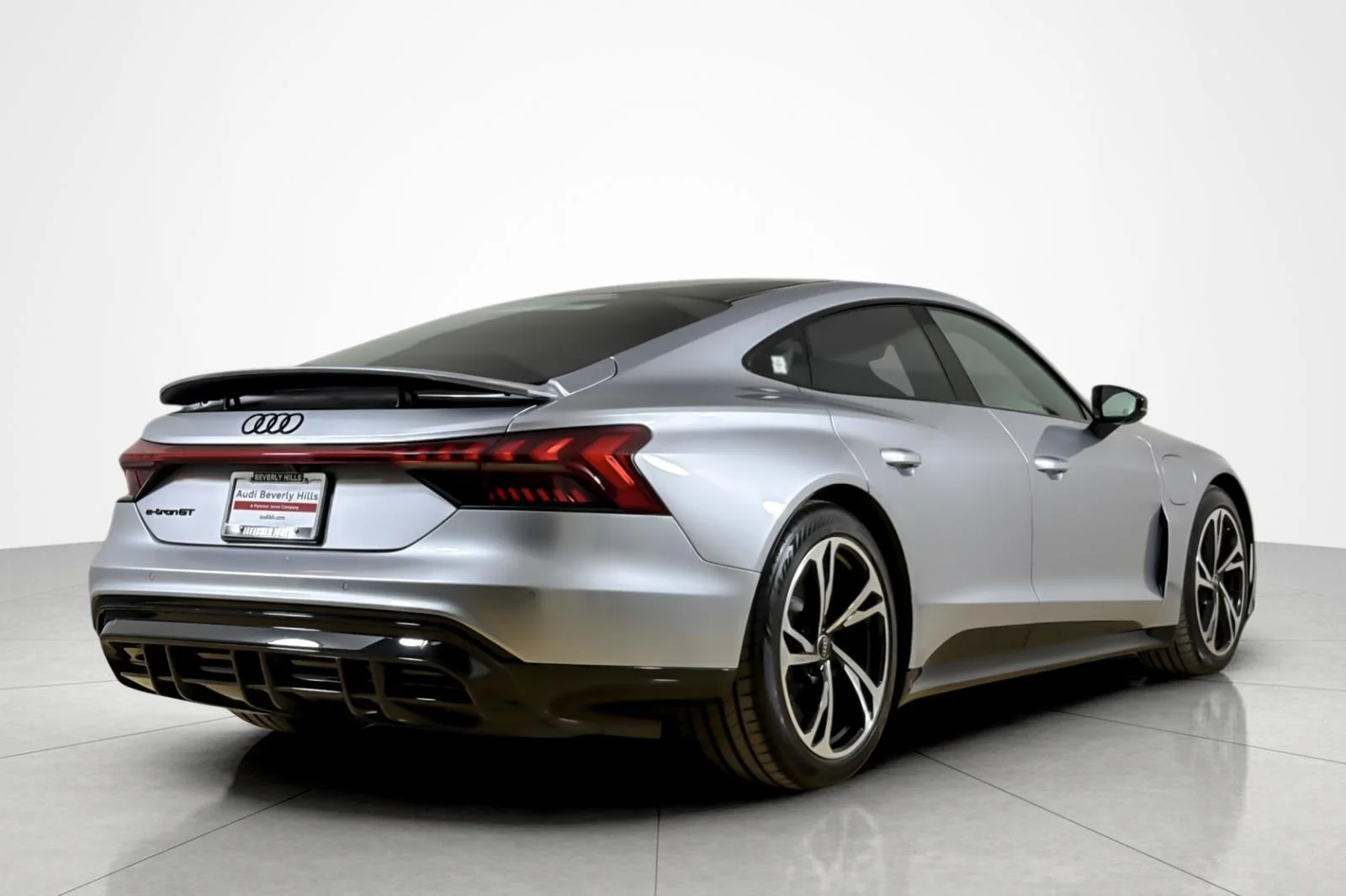 Used 2024 Florett Silver Metallic Audi Premium Plus quattro image 5