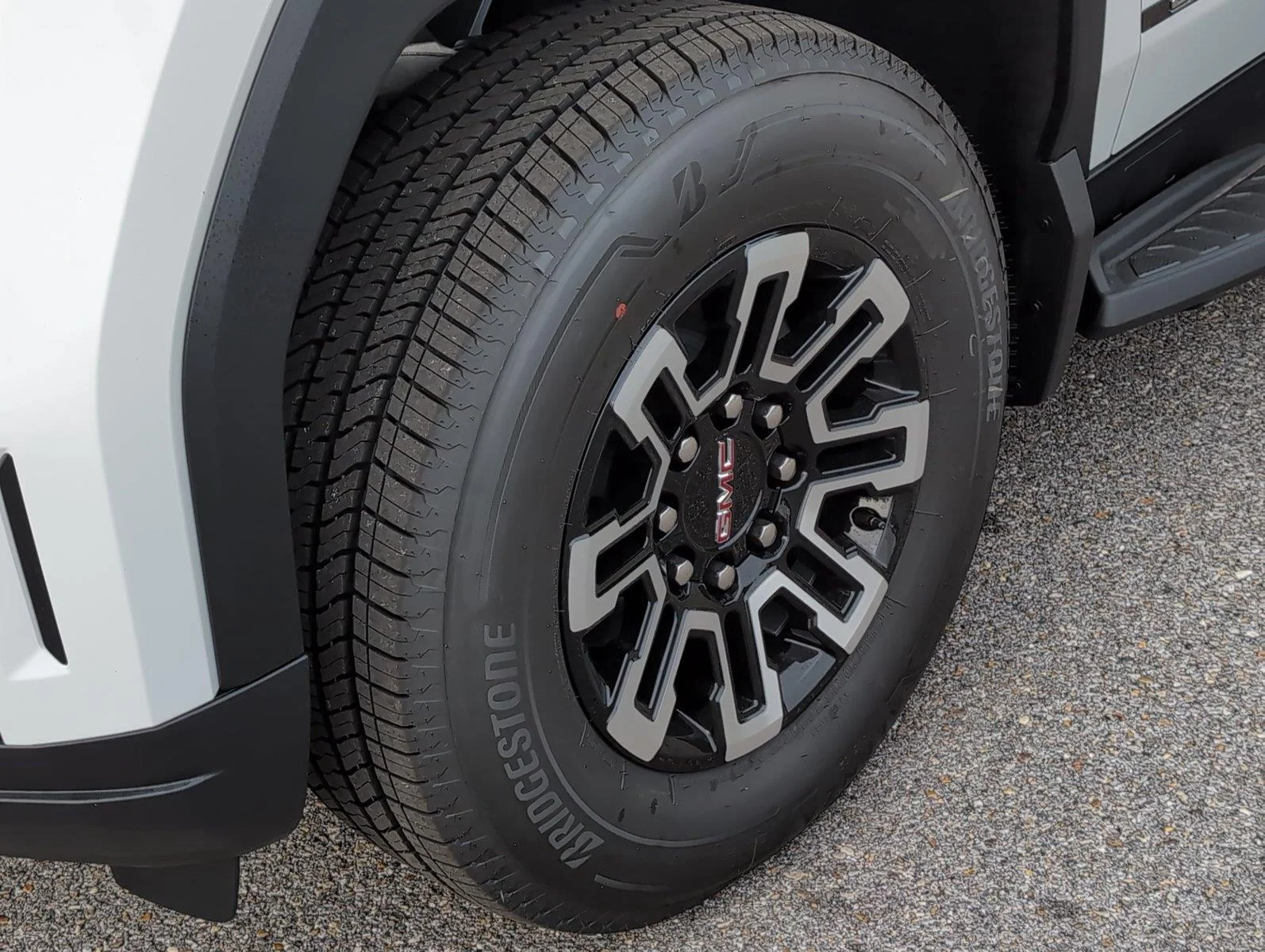 New 2026 Summit White GMC Elevation Standard Range image 28