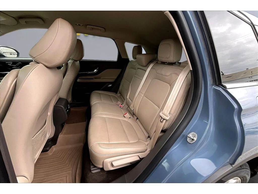 Used 2023  Lincoln Standard image 18