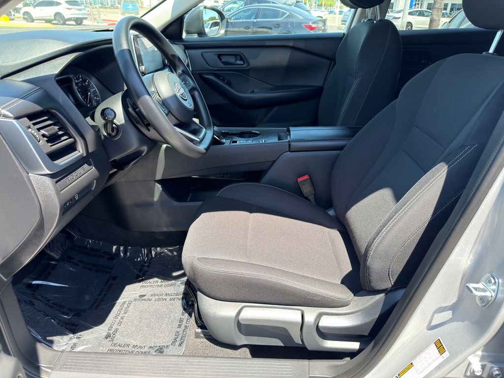Used 2024 Silver Nissan S image 14
