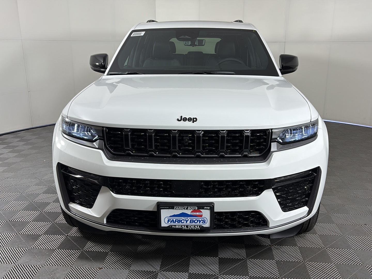 New 2026 Bright White Clear-Coat Exterior Paint Jeep Limited Reserve image 3