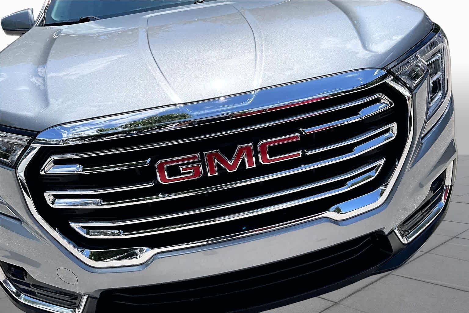 Used 2024 Sterling Metallic GMC SLT image 30