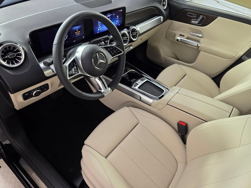 New 2026 Night Black Mercedes-Benz GLB 250 image 23