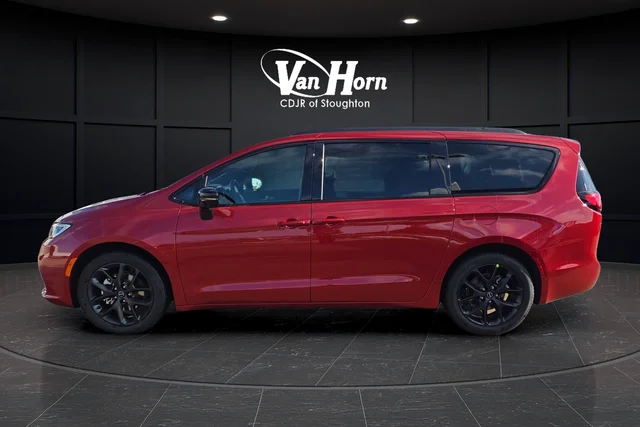 New 2026 Red Hot Pearl-Coat Exterior Paint Chrysler Select image 11