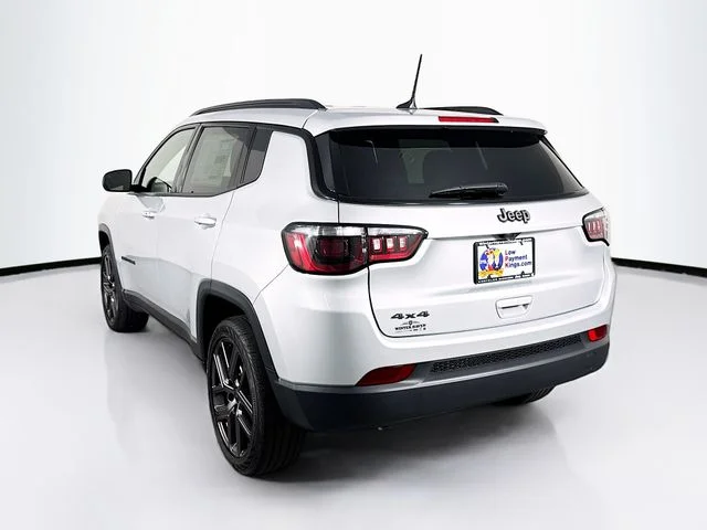 New 2026 Silver Zynith Metallic Clear-Coat Exterior Paint Jeep Latitude image 5