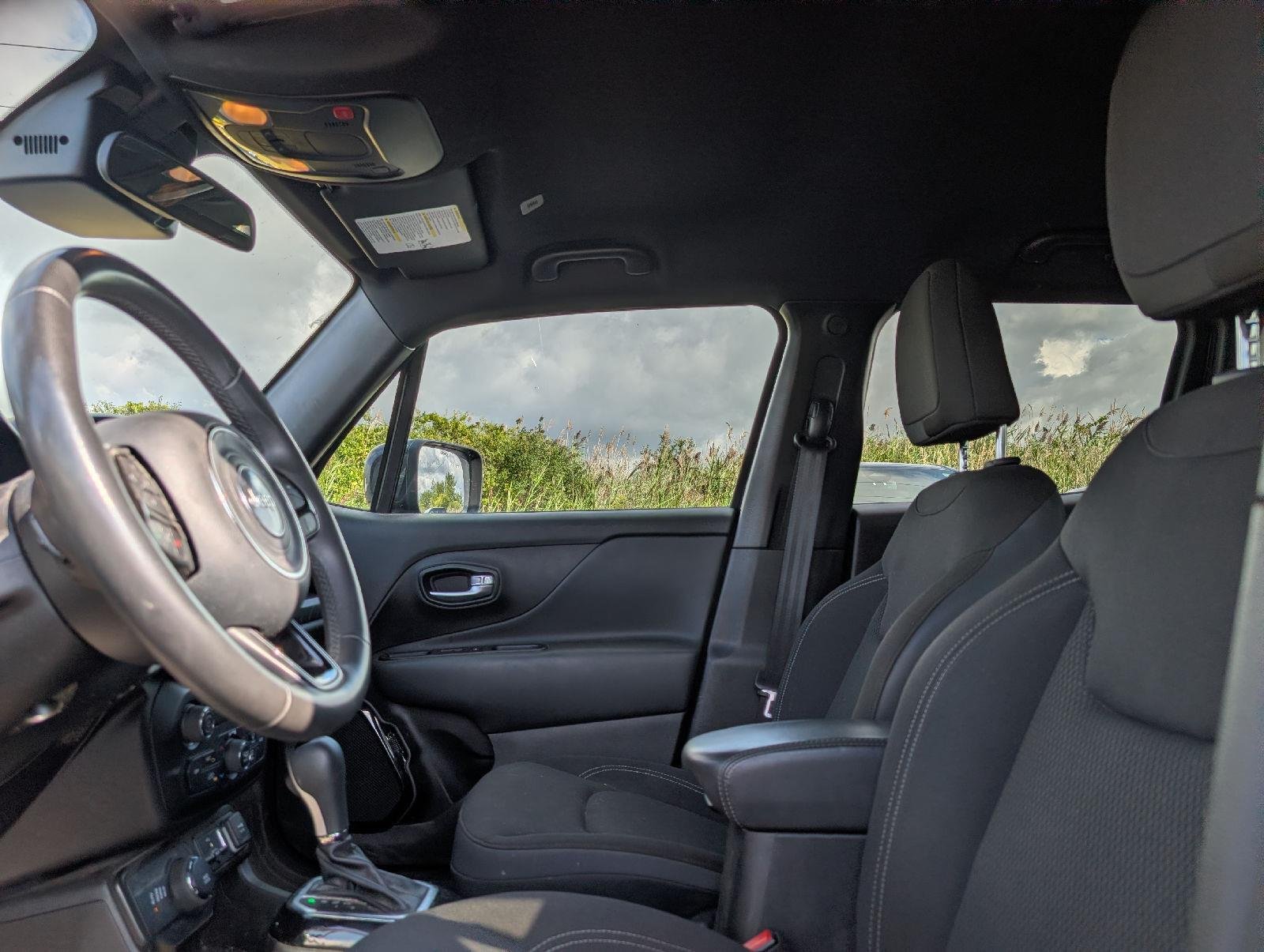 Used 2022 Black Clearcoat Jeep Altitude image 9