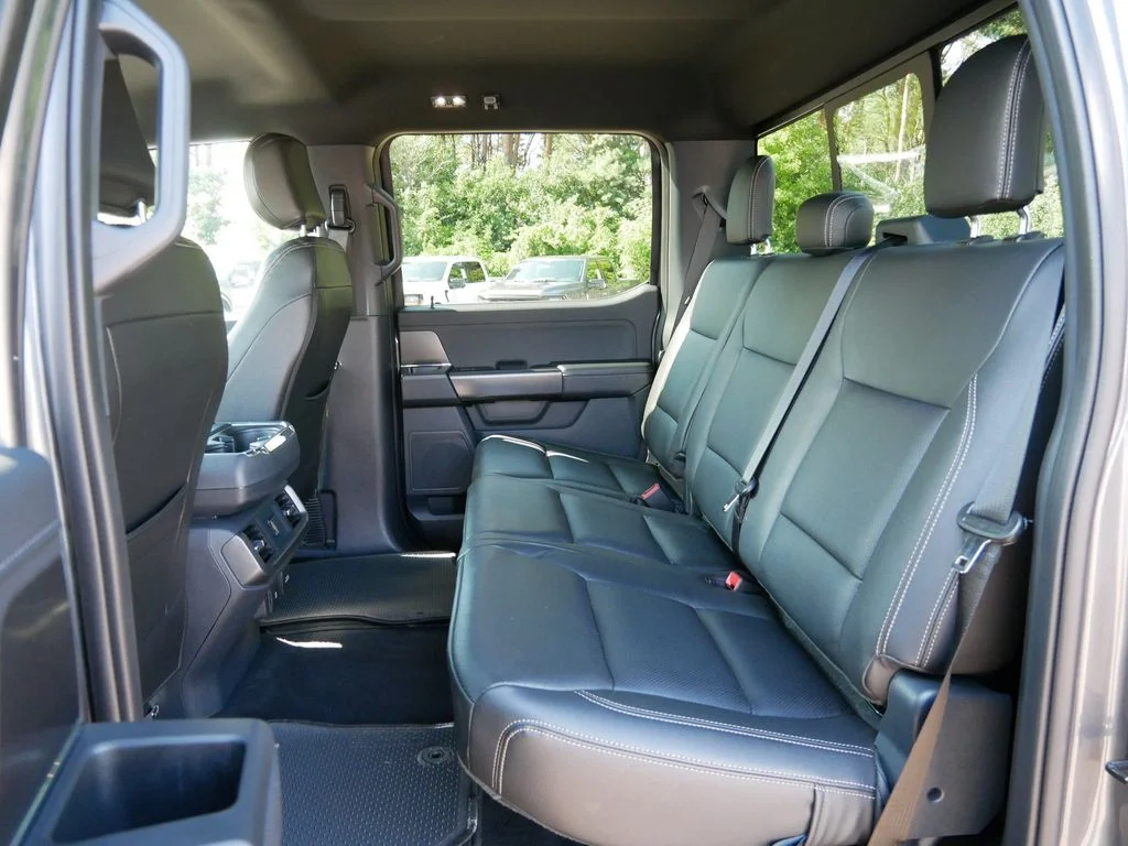 Used 2024 Gray Ford XLT image 11